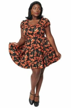 Collectif Zita Skater Dress In Pumpkins And Cats Print -Timeless London Shop 158324 1Mod 8185da96 4311 463c ace9 a569cce536ca 560x