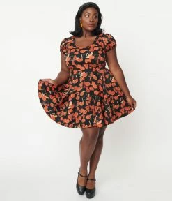 Collectif Zita Skater Dress In Pumpkins And Cats Print -Timeless London Shop 158324 1 90d78286 8815 4b76 9d11 195eb7650656 560x