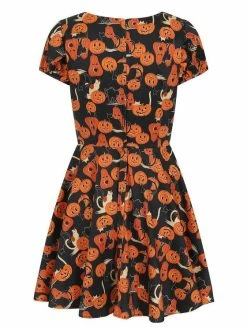 Collectif Zita Skater Dress In Pumpkins And Cats Print -Timeless London Shop CollectifZitaPumpkinsandCatsSkaterDress2 720x a08056bc 7c57 4dac 8d70 32407a4864f6 560x