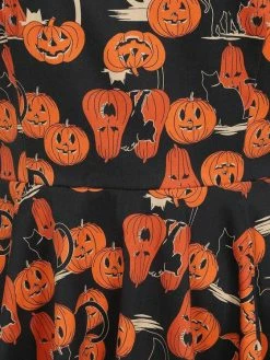 Collectif Zita Skater Dress In Pumpkins And Cats Print -Timeless London Shop CollectifZitaPumpkinsandCatsSkaterDress3 720x 2ac42725 eafa 44af a728 edfed9512ede 560x