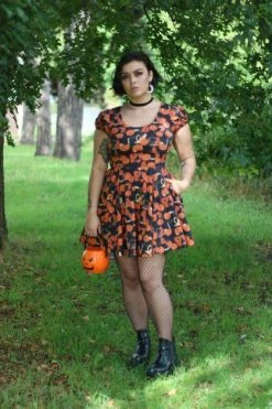 Collectif Zita Skater Dress In Pumpkins And Cats Print -Timeless London Shop CollectifZitaPumpkinsandCatsSkaterDress5 720x 6f65384f fbcb 4d44 81ef c51277661f95 560x