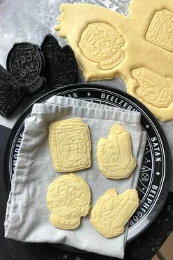 Killstar Witchy Cookie Cutters Set Of 3 -Timeless London Shop WITCHY COOKIE CUTTER C x1600 32006e70 8e19 43c8 8b7b c7760589a2f8 560x